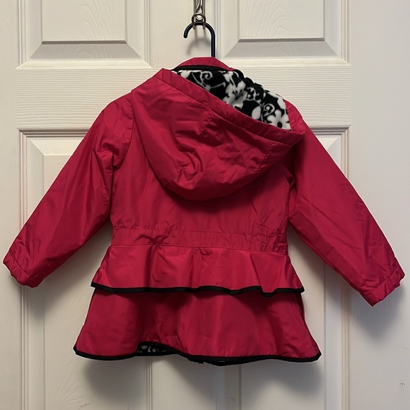Adorable London Fog rain jacket - Picture 3 of 9